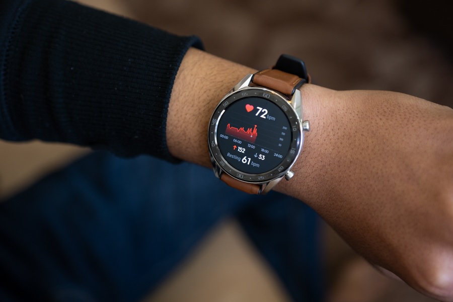 Часы huawei runner. Huawei watch gt 3 Runner. Huawei gt Runner на руке. Watch gt Runner на руке. Porsche Design часы Heart rate.