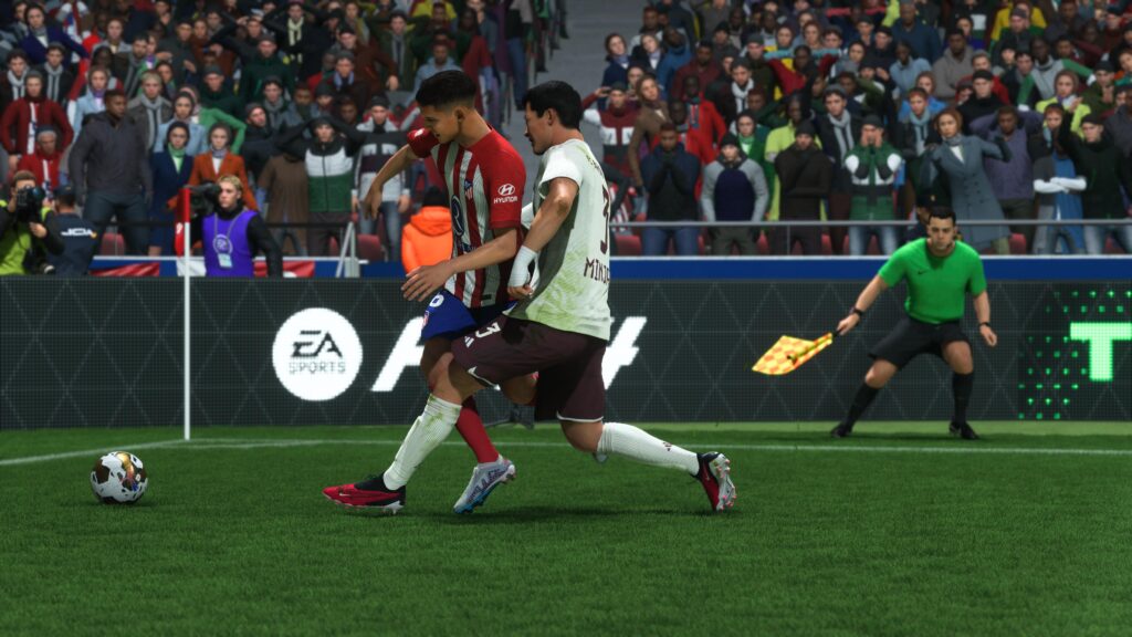 نبرد دو بازیکن برای تصاحب توپ در EA Sports FC 24