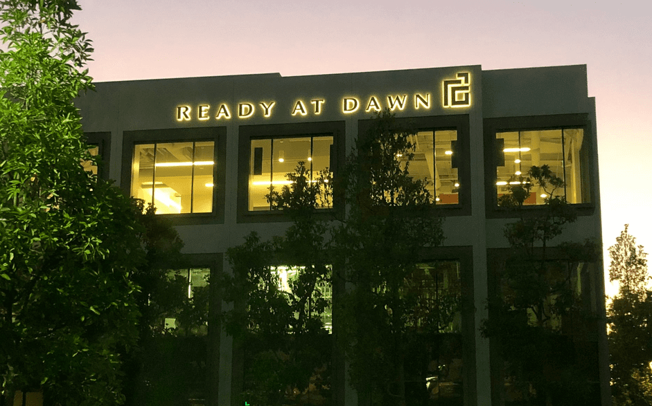 استودیوی ready at dawn