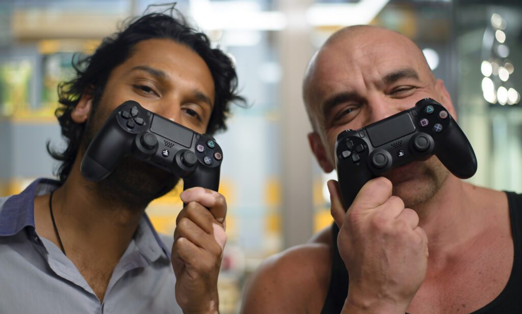 Andrea Pessino و Ru Weerasuriya