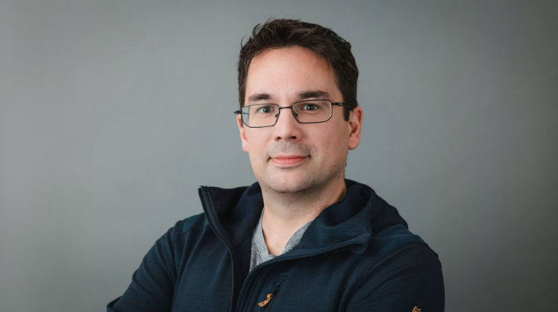 پرتره مایک تامپسون رئیس بخش مهندسی استودیوی Small Axe Studios و مدیر فنی سابق بازیهای NHL و UFC در الکترونیک آرتز