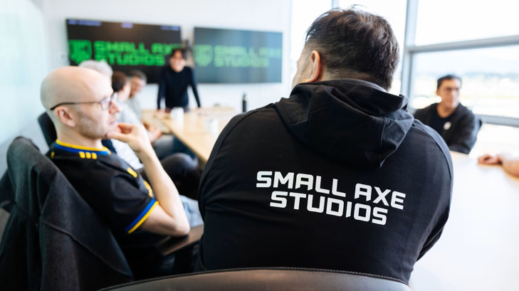 جلسه کاری اعضای استودیوی Small Axe Studios در اتاق کنفرانس پیرامون توسعه بازیهای جدید